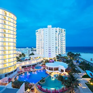 Krystal Grand Cancún