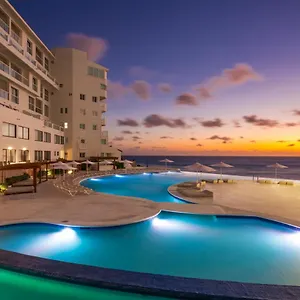Cyan & Cancún
