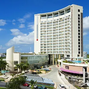 Krystal Urban & Club Cancún